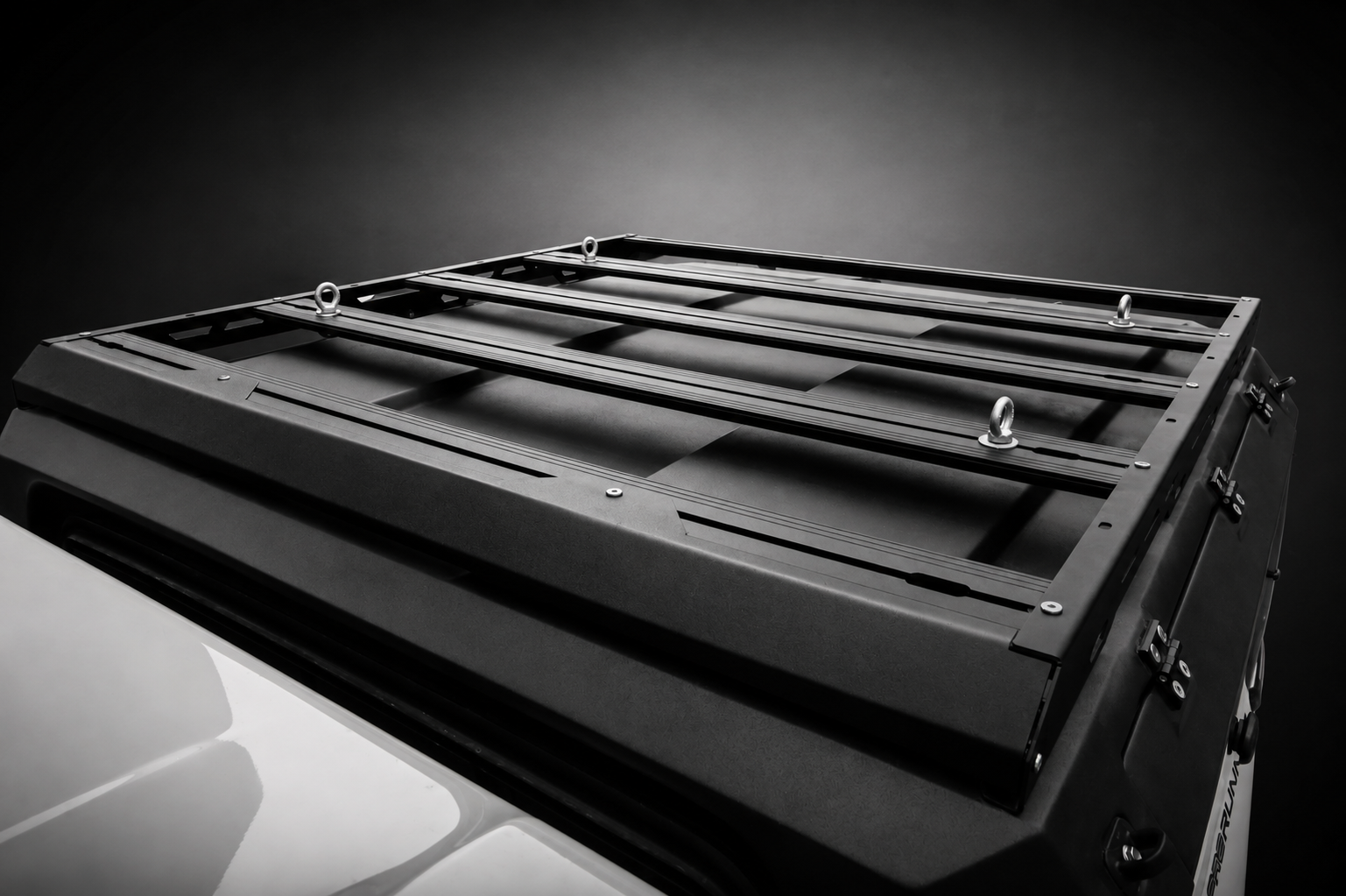 Integrated Rack full-deck fitted on a Nomad canopy